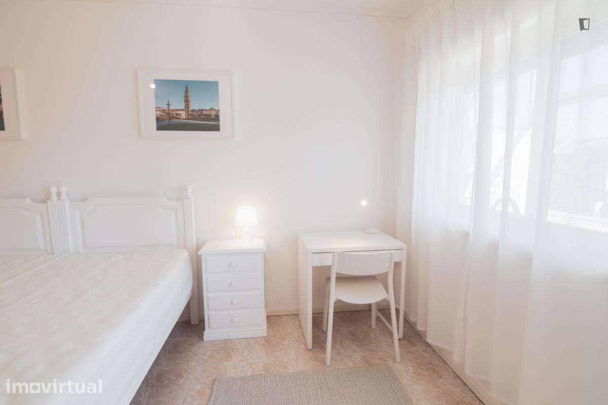 Quarto - localizado em Vila nova de gaia - Grande imagem: 3/14