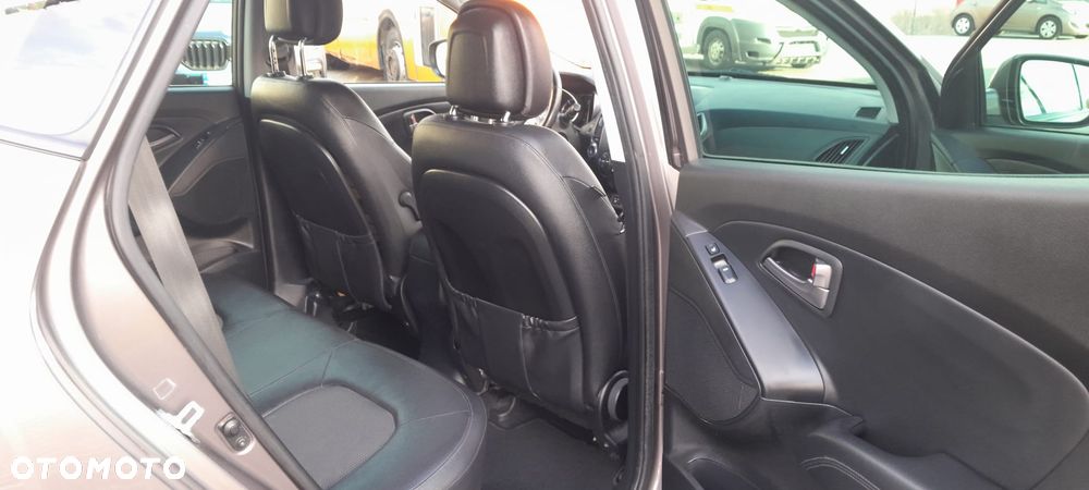 Hyundai ix35 1.7 CRDi 2WD blue Finale Gold - 4