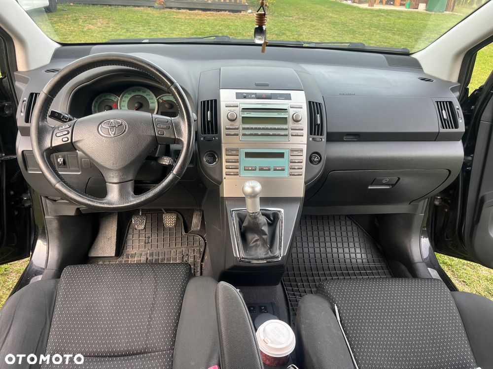 Toyota Corolla Verso 2008 photo 3