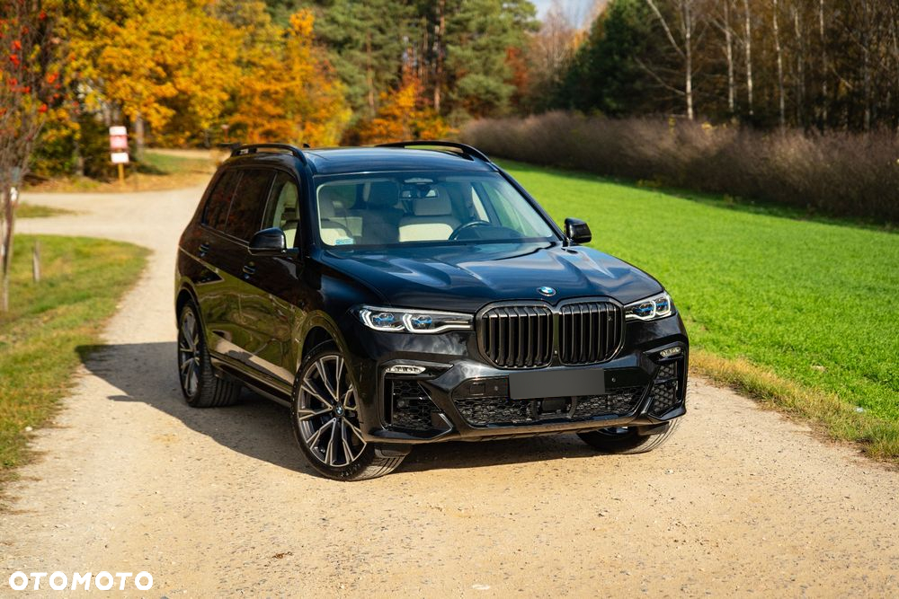 BMW X7 M50i sport - 13