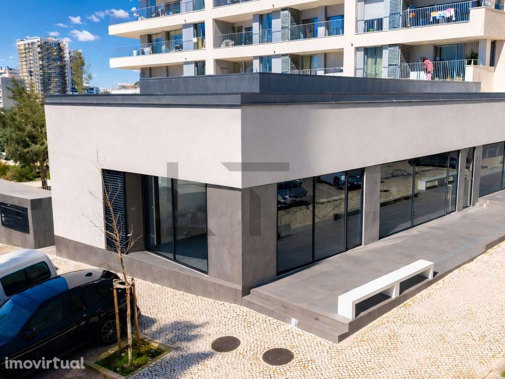 Fantástica Loja Com Rendimento Garantido na Avenida David Mourão Fe... - Grande imagem: 2/14