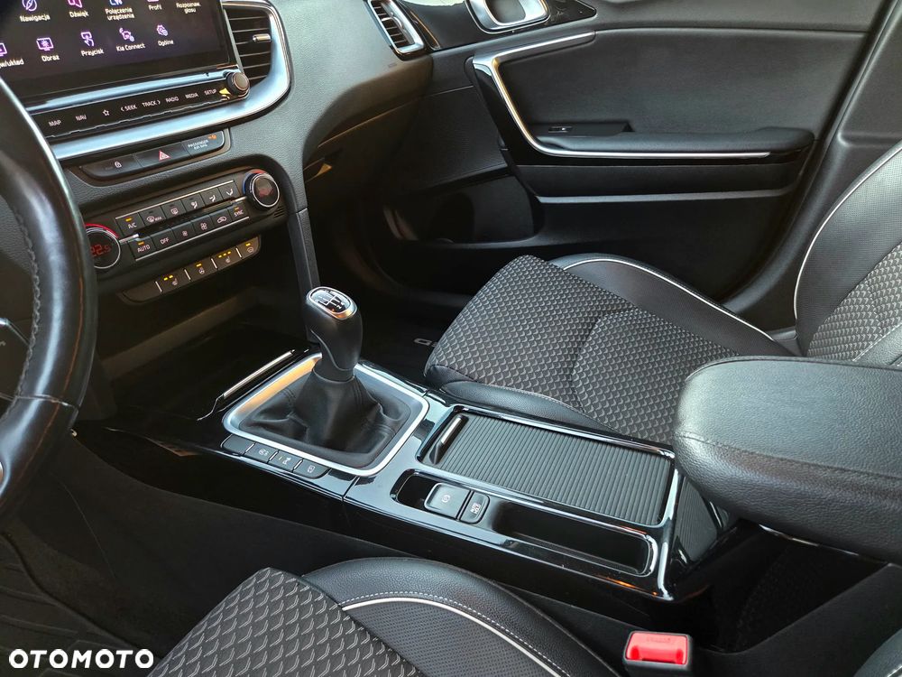 Kia Ceed 1.5 T-GDI Business Line Plus - 20