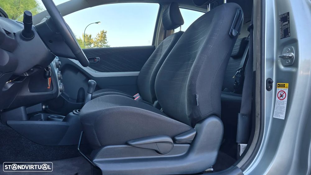 Toyota Yaris 1.0 VVT-i AC Manual - 26