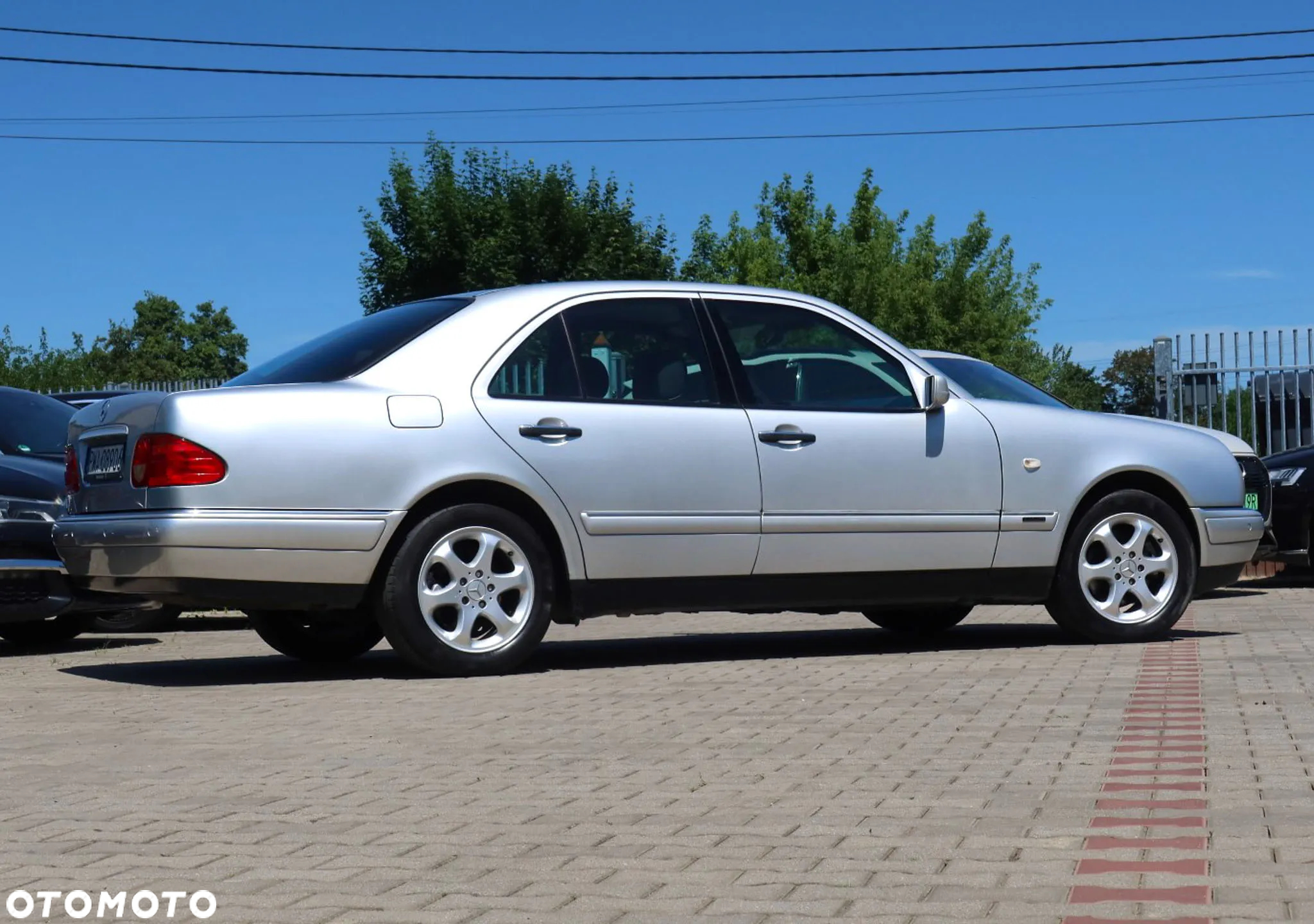 Mercedes-Benz Klasa E 240 Elegance - 37
