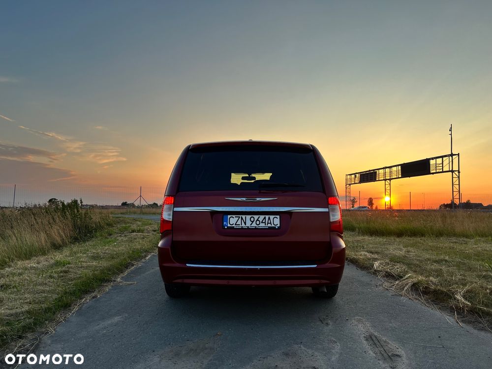 Chrysler Town & Country 3.6 Limited - 6