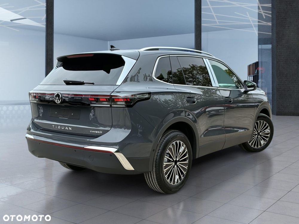 Volkswagen Tiguan - 3