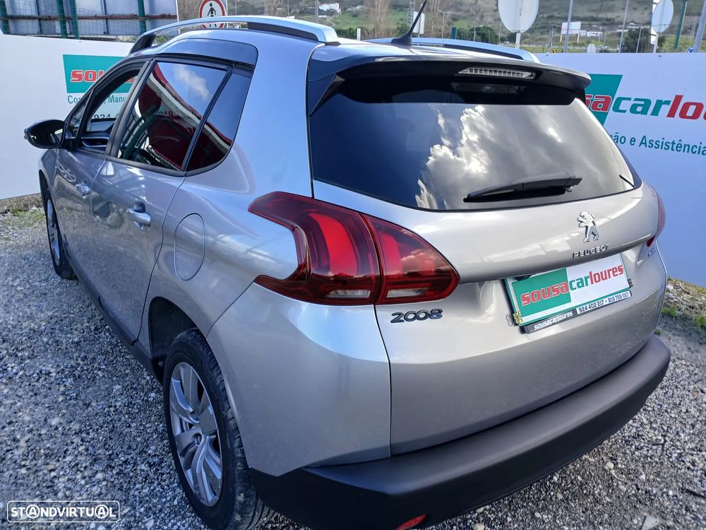 Peugeot 2008 1.2 PureTech Style - 12