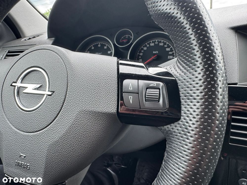 Opel Astra 1.6 Edition 111 Jahre - 23