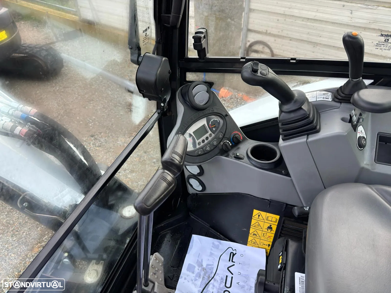 Bobcat E35 Z - Mini-Giratória - 7