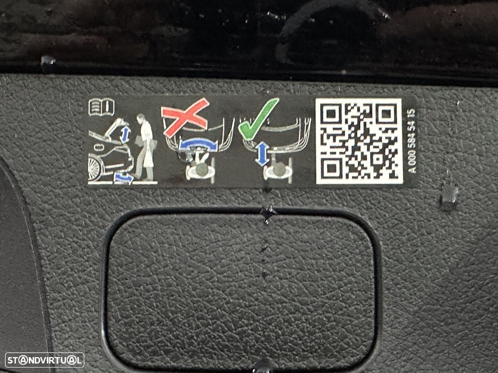 Mercedes-Benz CLA 180 7G-DCT AMG Line - 53