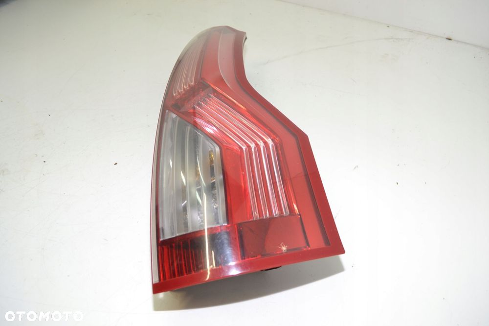 CITROEN C4 PICASSO LAMPA PRAWY TYŁ 00946602 - 2