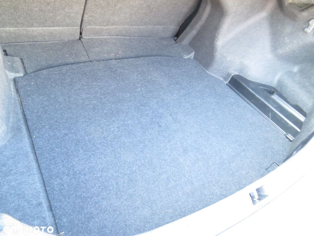 Toyota Corolla 1.6 Premium + - 17