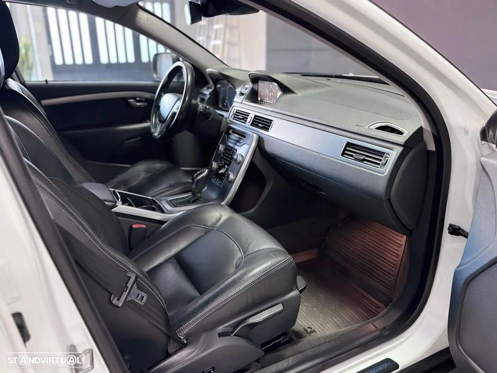Volvo XC 70 2.0 D4 Momentum Geartronic - 10