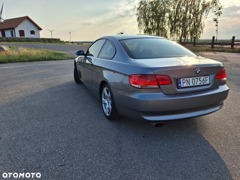 BMW Seria 3 320i - 6