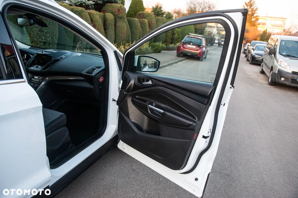 Ford Kuga 2.0 TDCi 4x4 Titanium - 35