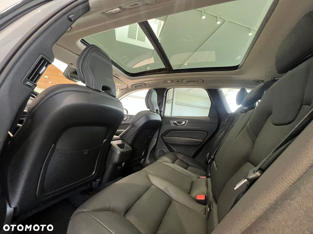 Volvo XC 60 B5 B AWD Plus Black Edition - 21