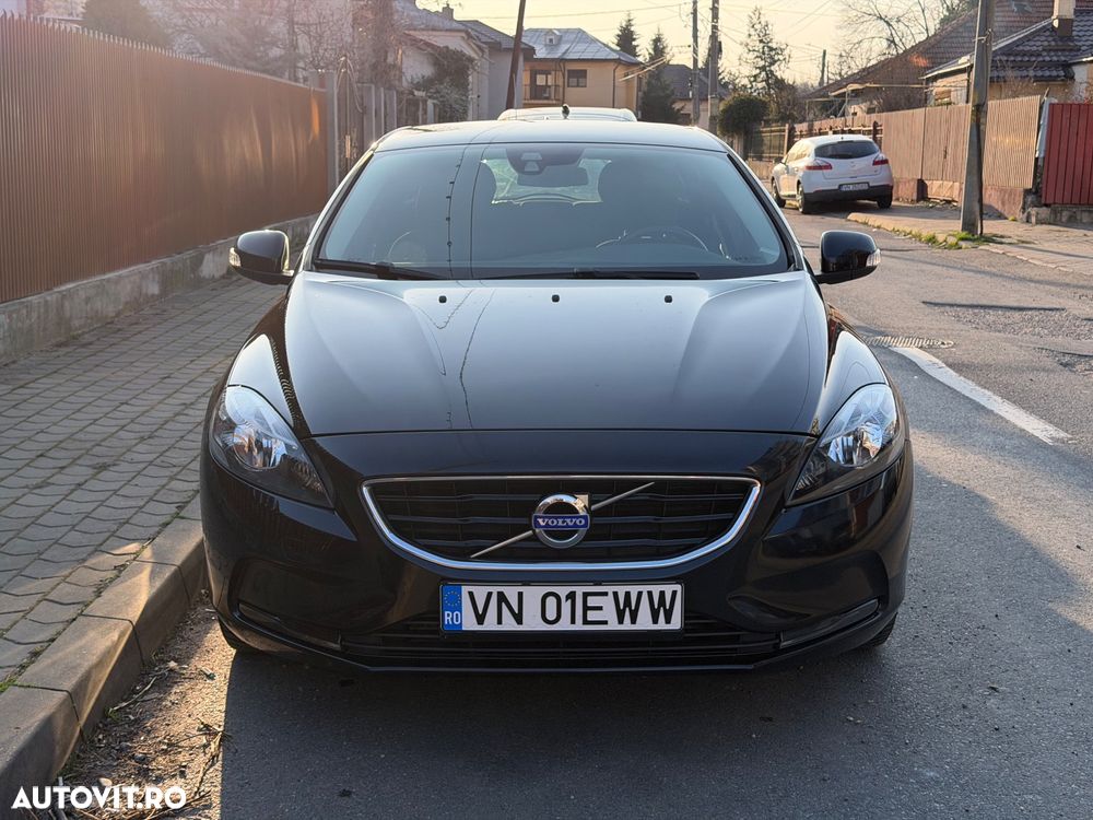 Volvo V40 D4 Momentum - 1