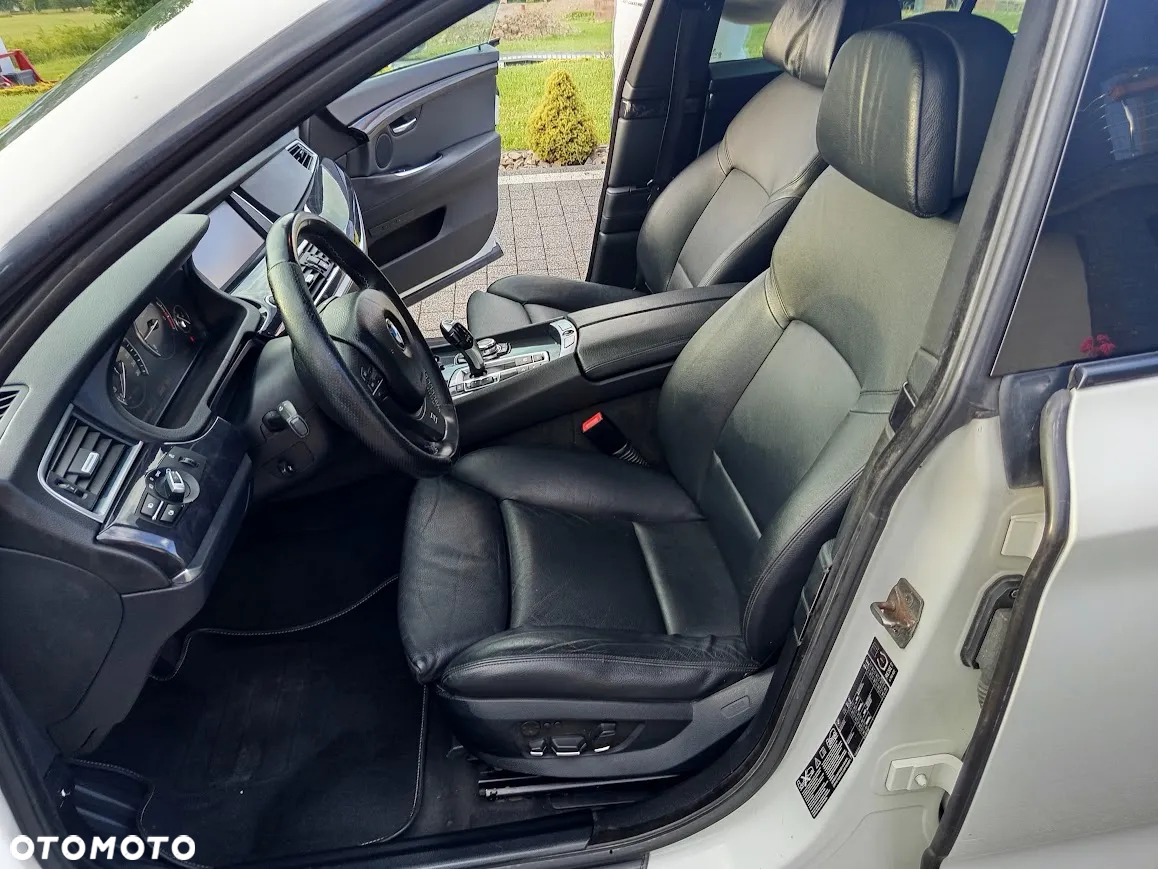 BMW 5GT 530d xDrive - 12
