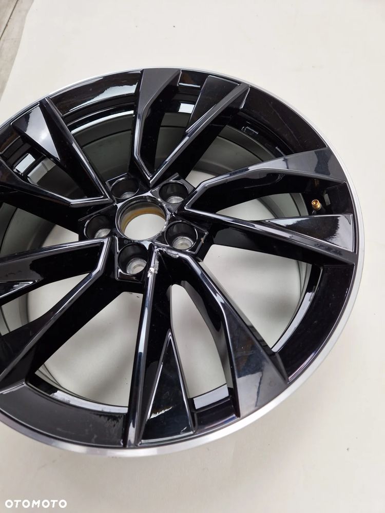 Felga Skoda Scala Kamiq 657601025 6,5Jx17H2 ET40 - 3