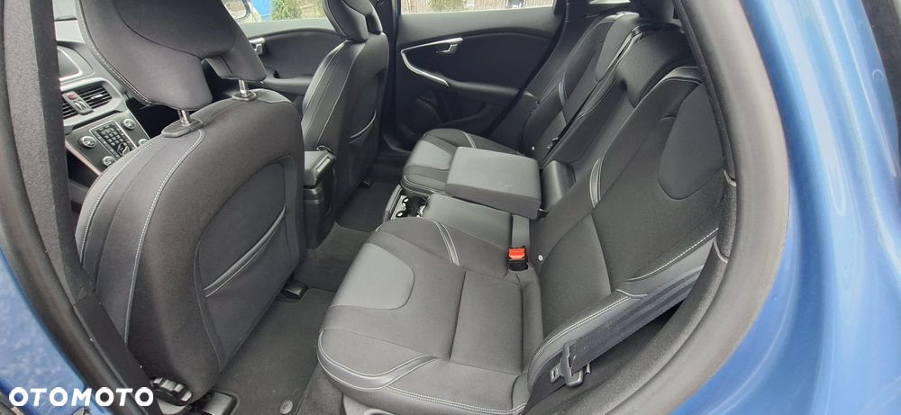 Volvo V40 D2 Momentum - 27