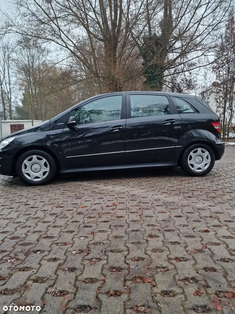 Mercedes-Benz Klasa B 180 BlueEFFICIENCY - 2