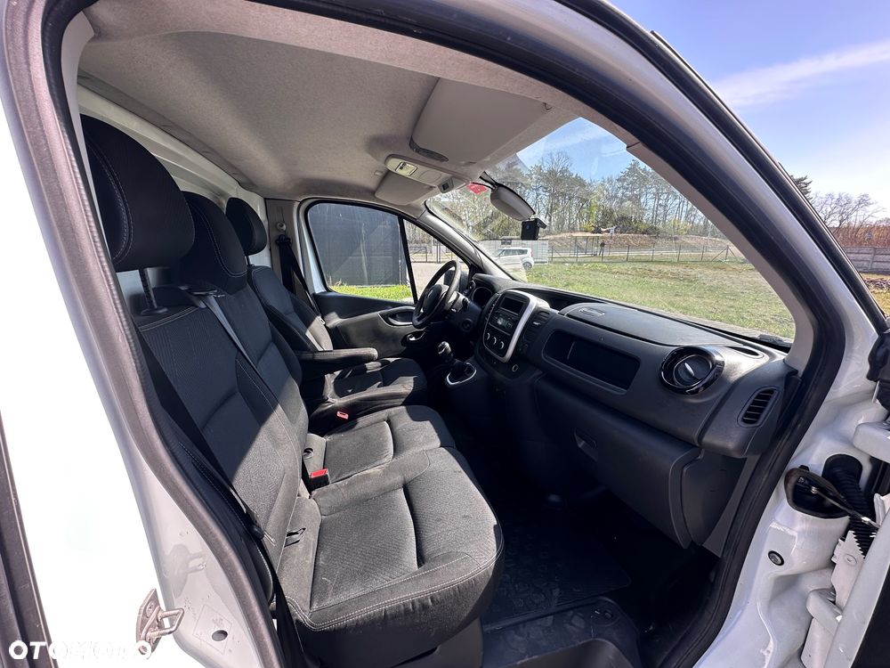 Renault Trafic - 12