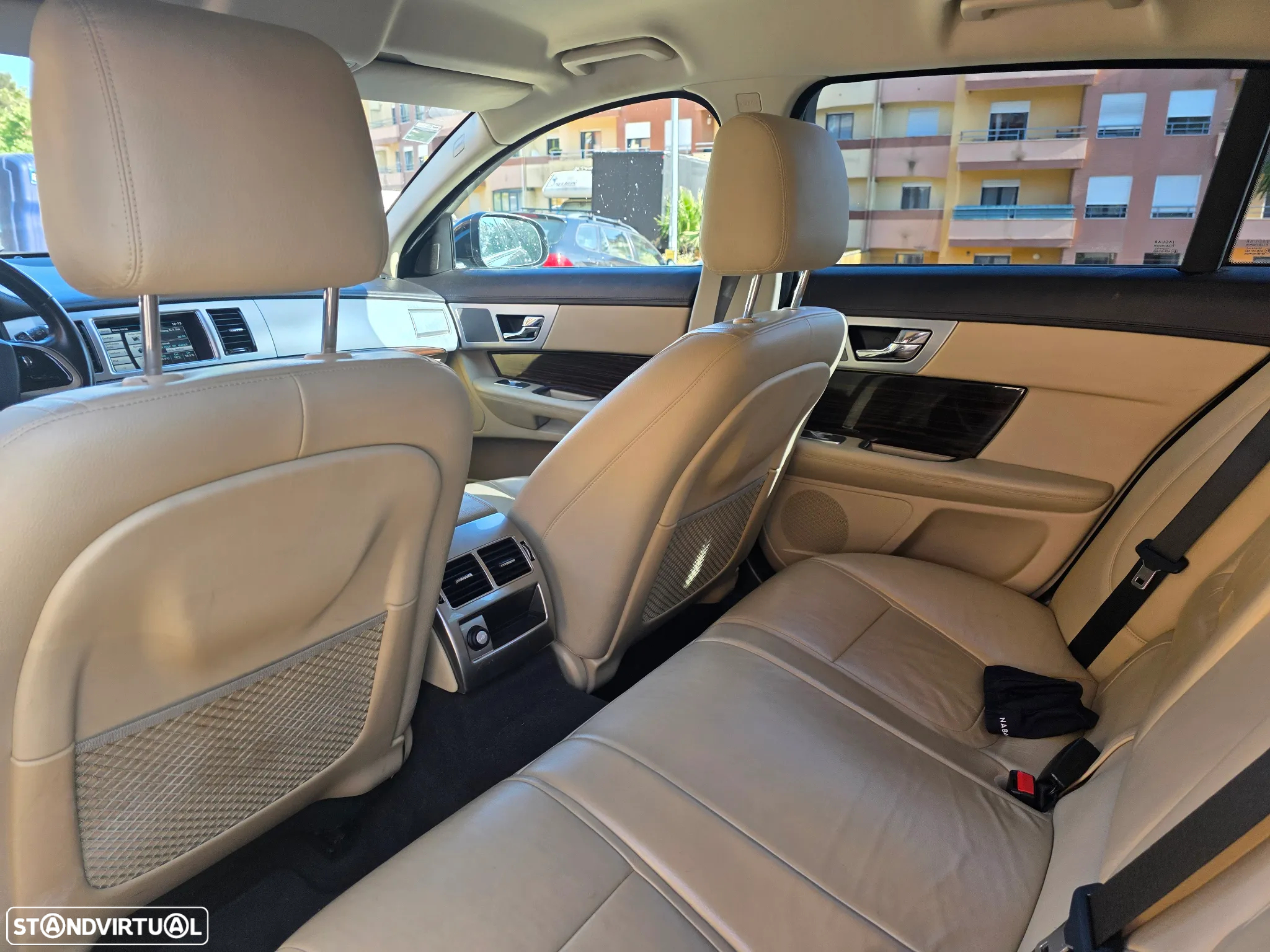 Jaguar XF Sportbrake - 16