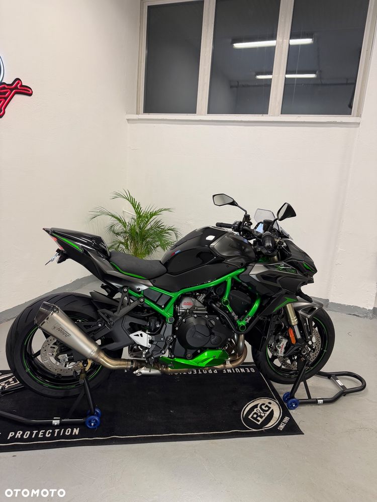 Kawasaki H2 - 4