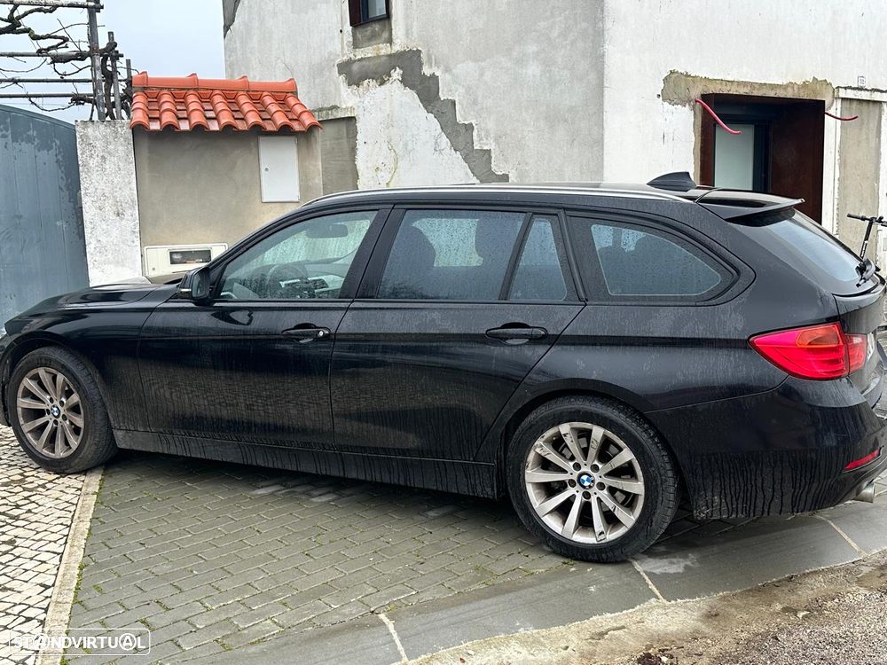 BMW 318 d LifeStyle Auto - 3