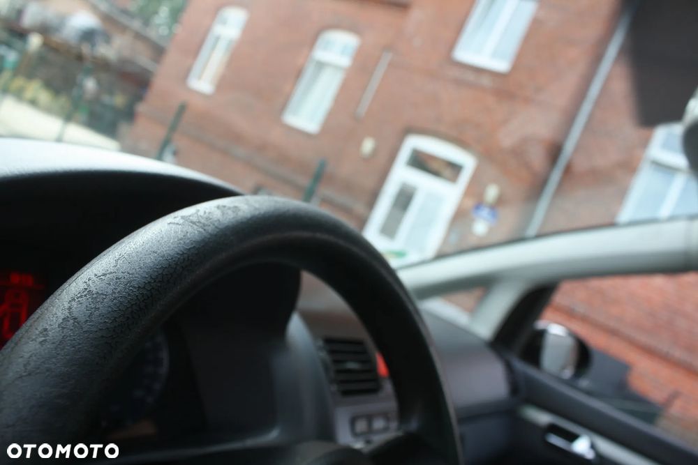 Volkswagen Touran 2.0 TDI United - 15