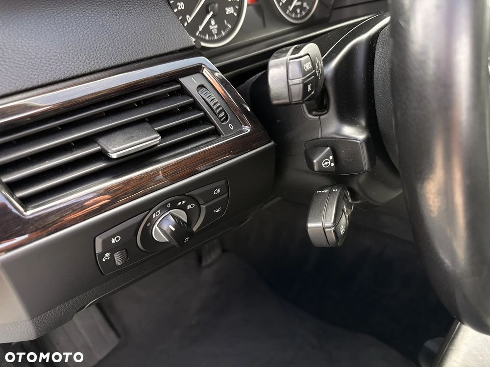 BMW Seria 5 530d Edition Exclusive - 22