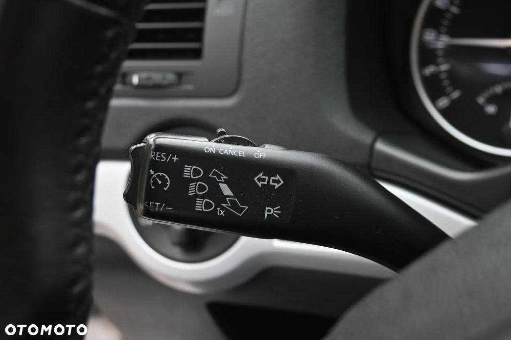 Skoda Octavia 2.0 TDI DSG Laurin & Klement - 35