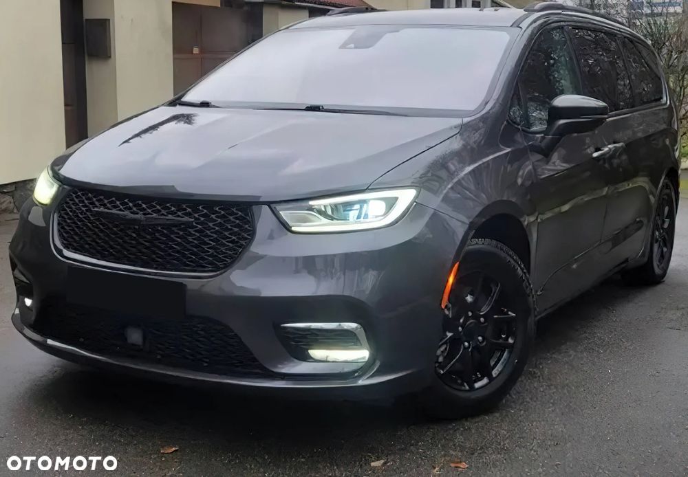 Chrysler Pacifica - 1