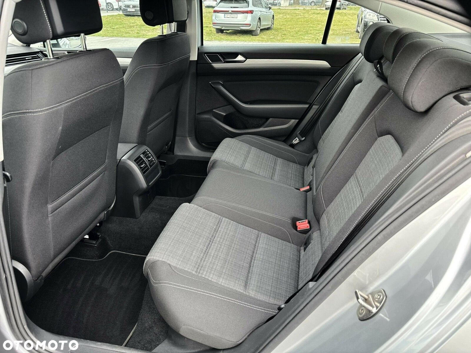 Volkswagen Passat - 14