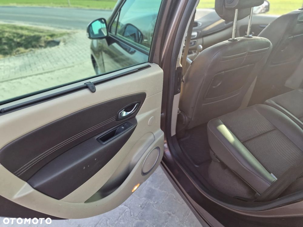 Renault Scenic 1.9 dCi Confort Privilege - 19