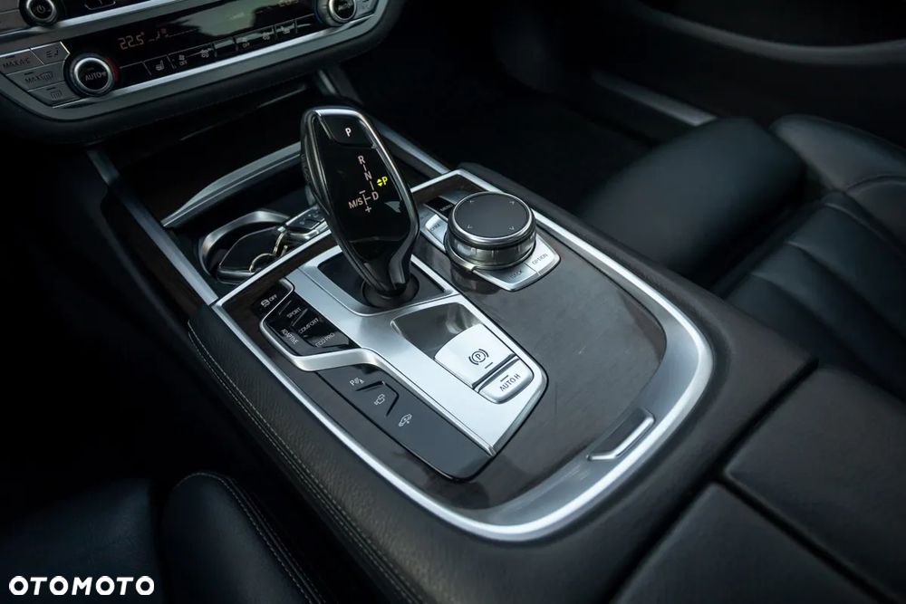 BMW Seria 7 730d - 28