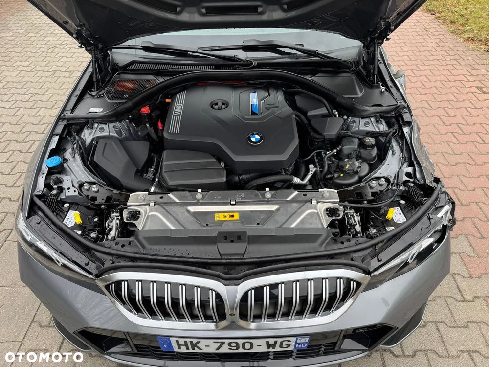 BMW Seria 3 330e xDrive M Sport sport - 24