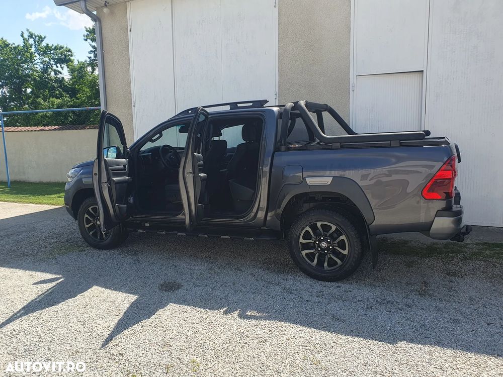 Toyota Hilux - 7