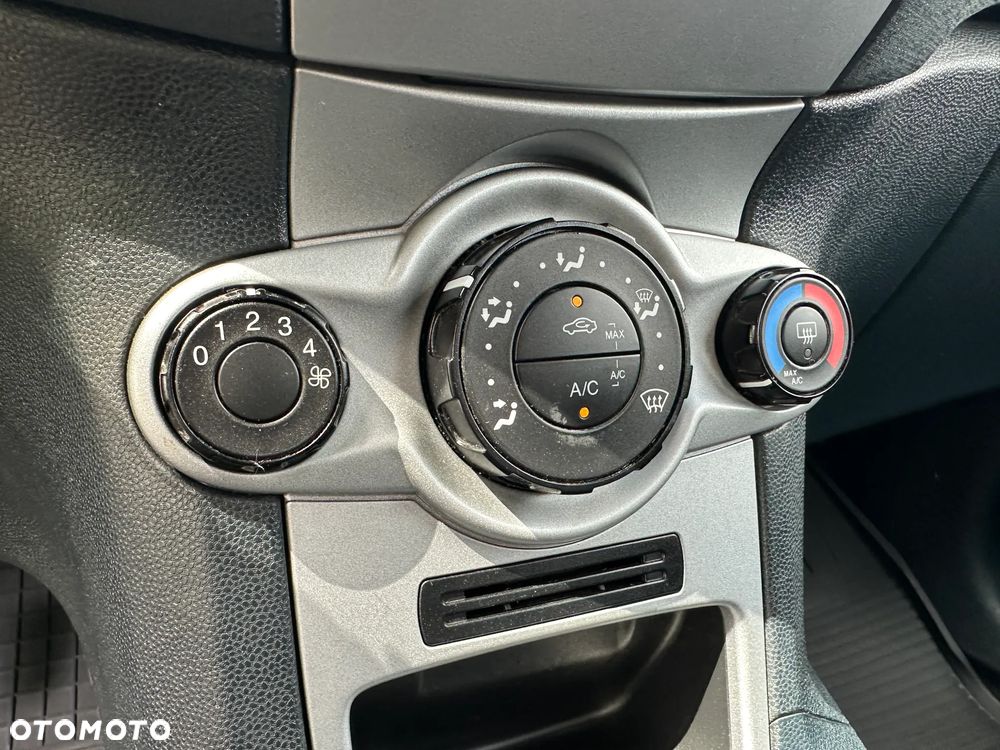 Ford Fiesta - 15
