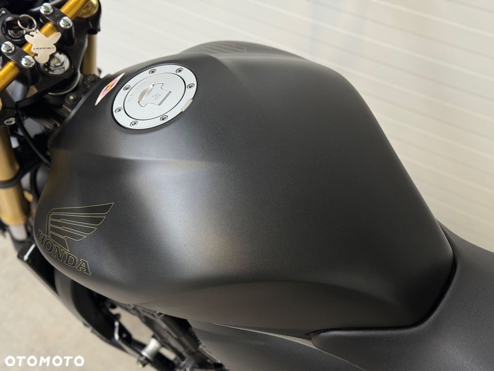 Honda Hornet - 27