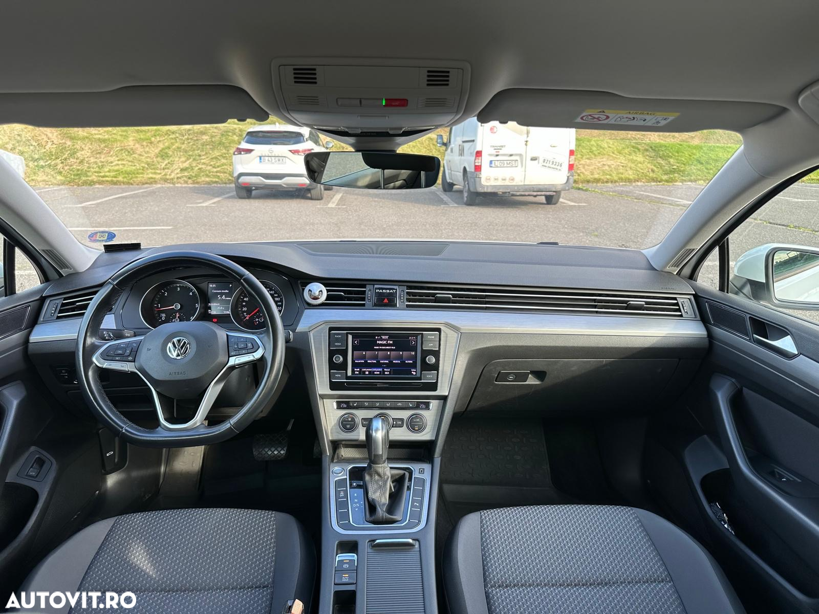 Volkswagen Passat - 11