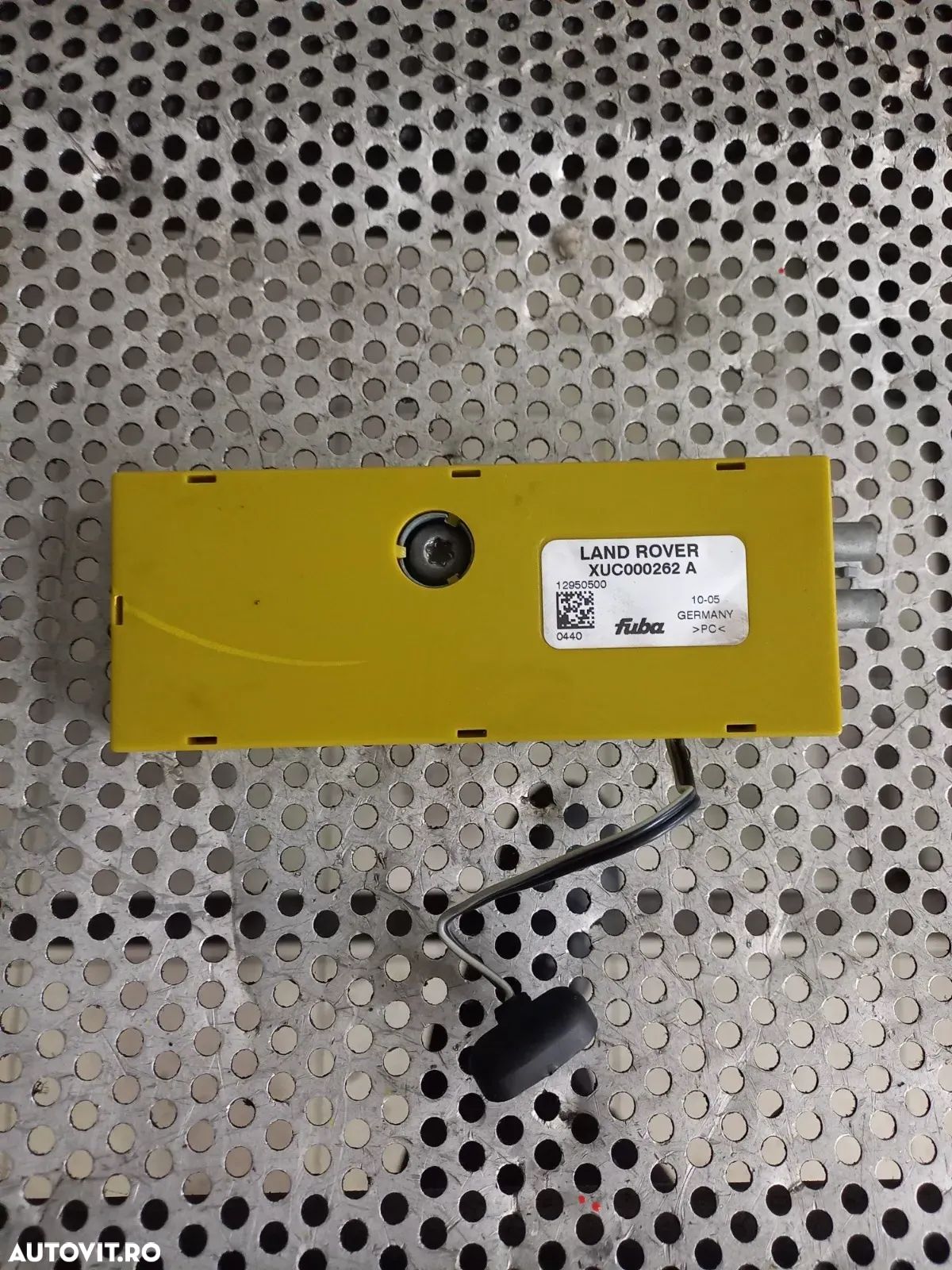 Amplificator Antena Land Rover Range Rover Sport L320 Discovey 3 An 2005-2006-2007-2008-2009-2010-2011 Cod XUC000262A Dezmembrez Range Rover Sport L320 2.7 Tdv6 Motor 276DT - Dezmembrari Arad - 1