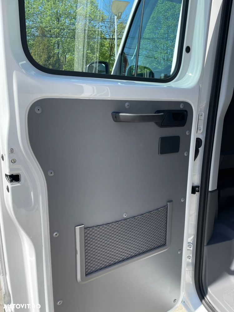 Volkswagen Crafter 3.5 CD Bena L4 FWD 103kW - 16