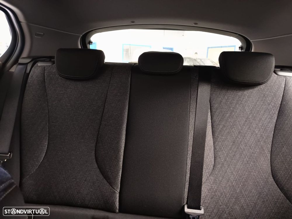 BMW 116 Standard - 24