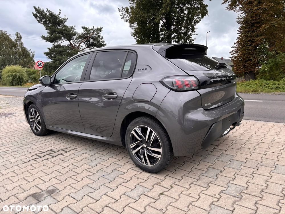 Peugeot 208 - 3