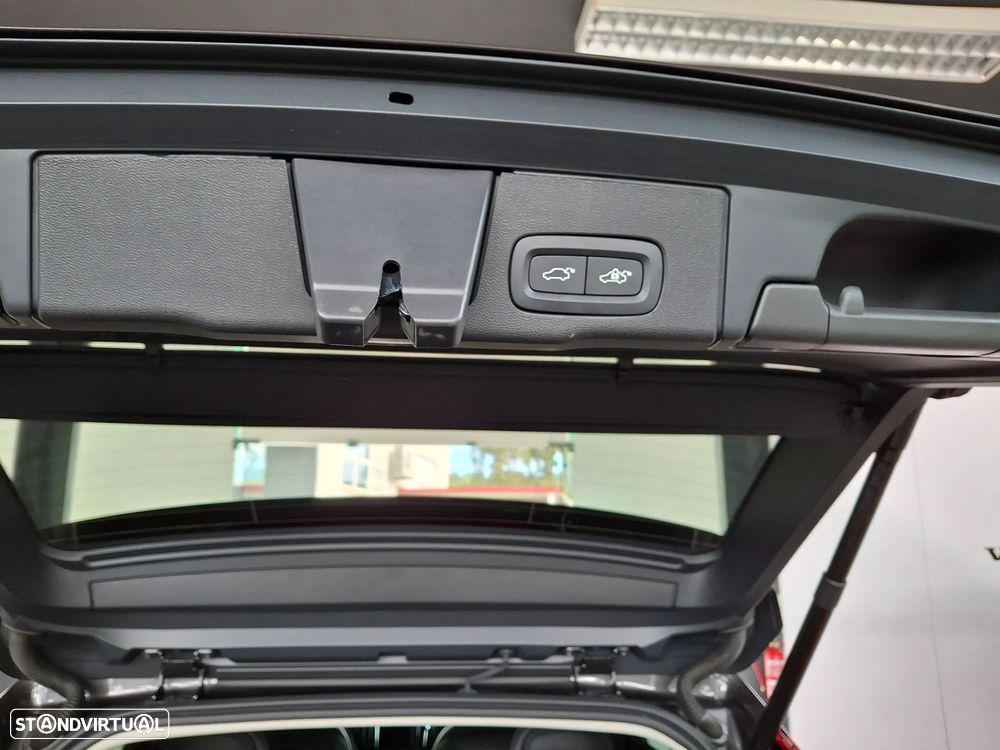 Volvo XC 60 2.0 T6 PHEV Core AWD - 10