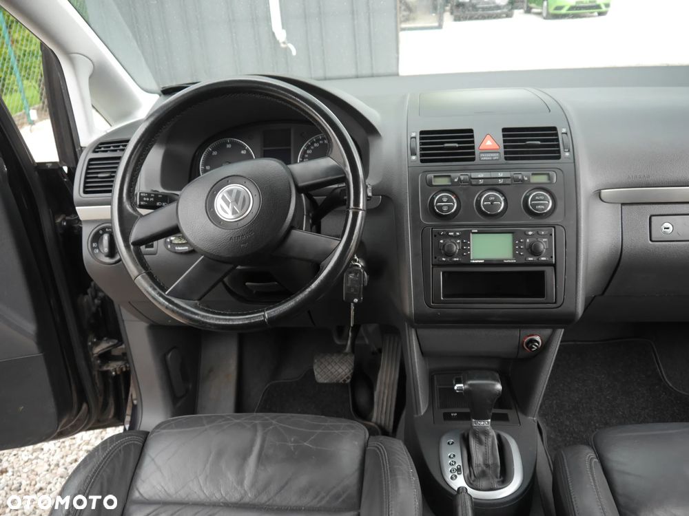 Volkswagen Touran 2.0 TDI DSG Highline - 8