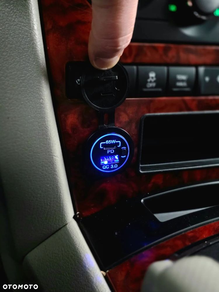 Jeep Commander 5.7 V8 HEMI Automatik Limited - 38