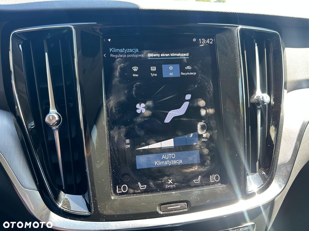 Volvo V60 B4 D Plus Dark - 29