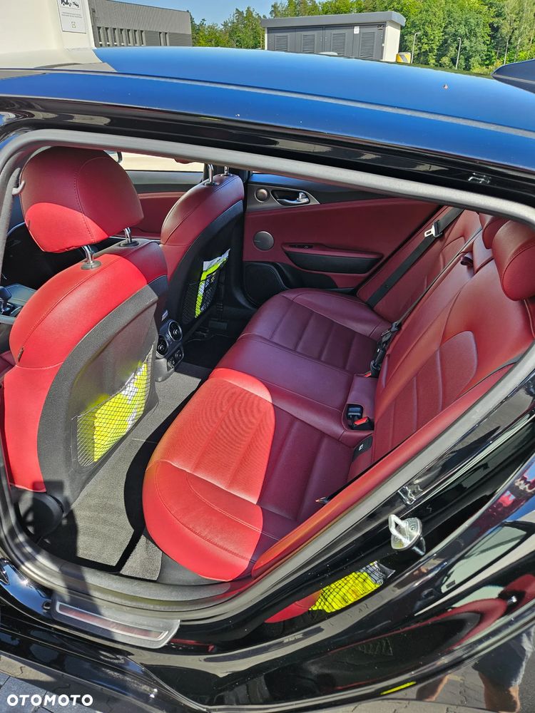 Kia Stinger 2.0 T-GDI GT Line - 12